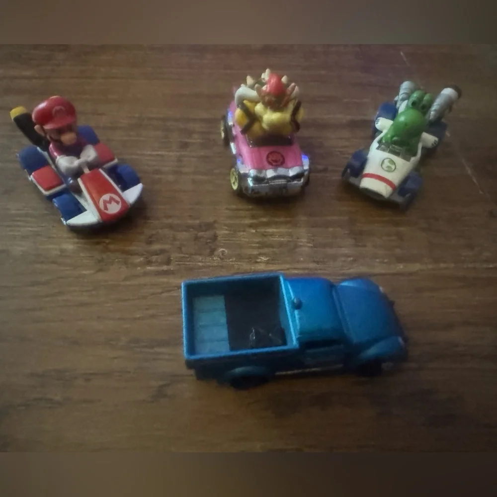 Mario matchbox hotwheels cars Yoshi & Bowser